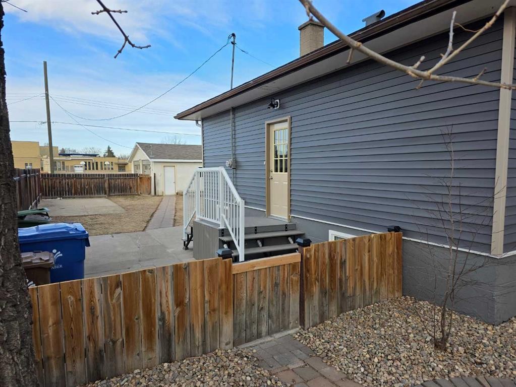5105 54 Avenue, Taber, AB - Outdoor With Exterior