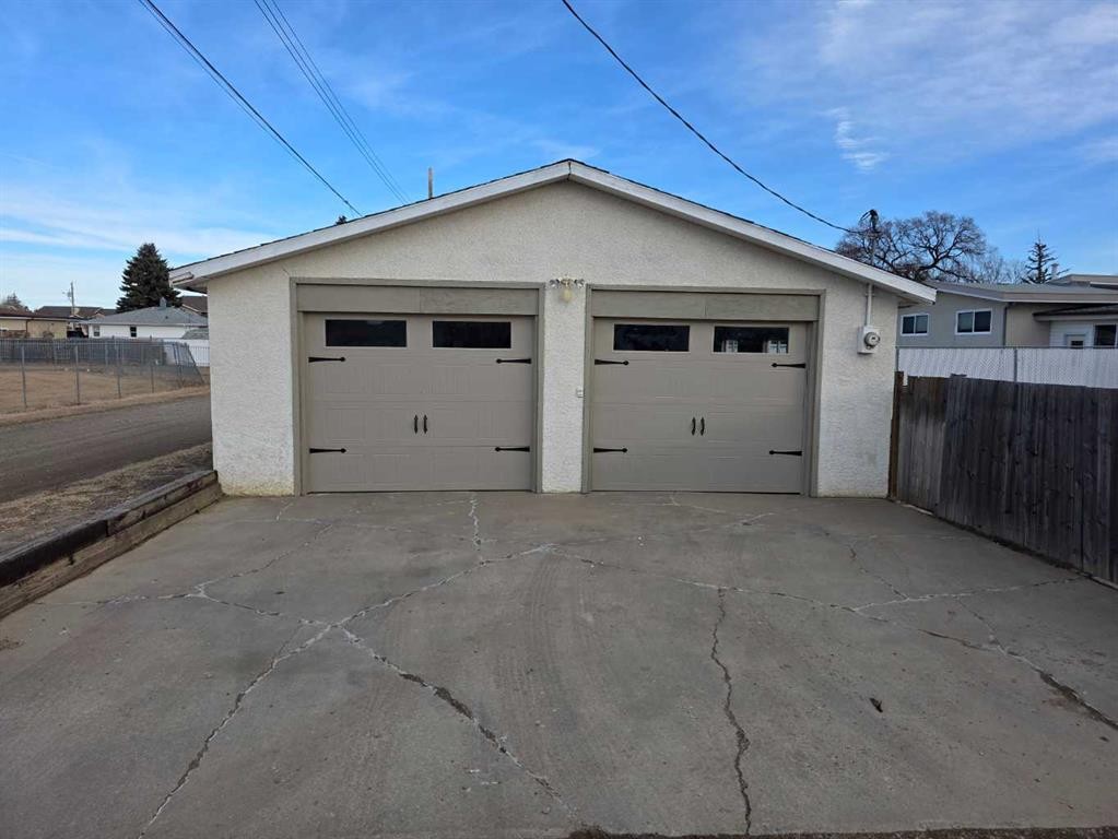 5105 54 Avenue, Taber, AB - Outdoor With Exterior