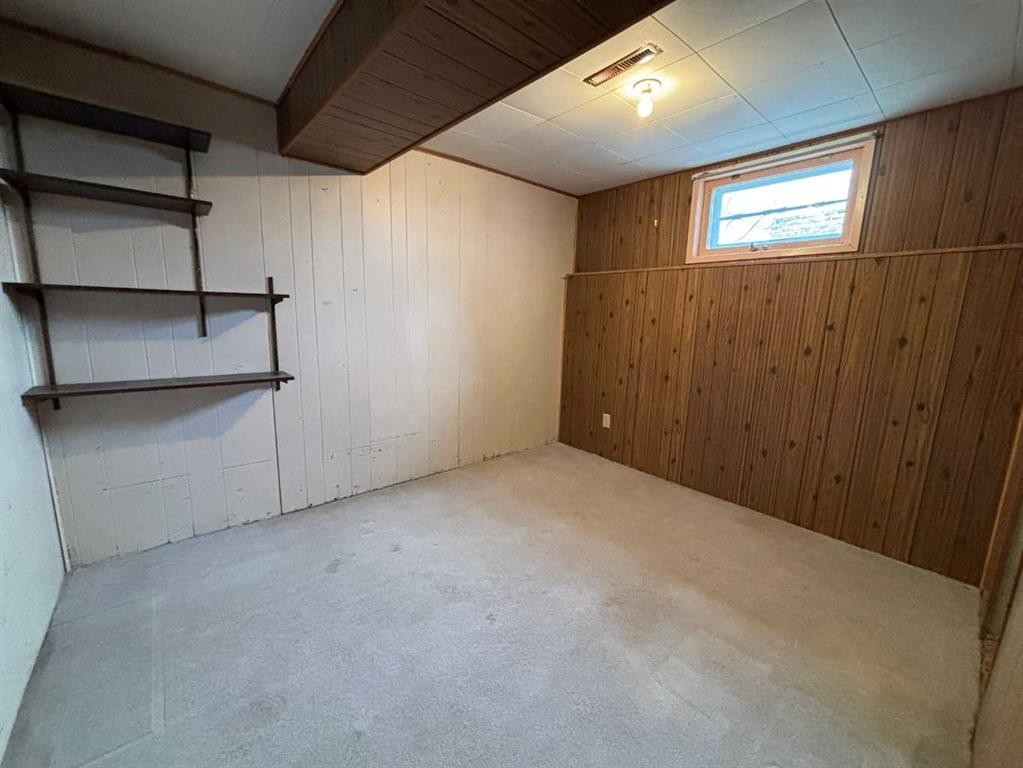 2407 5 Avenue North, Lethbridge, AB - Indoor