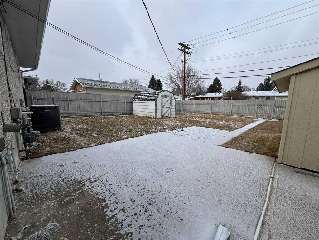 2407 5 Avenue North, Lethbridge, AB - Outdoor