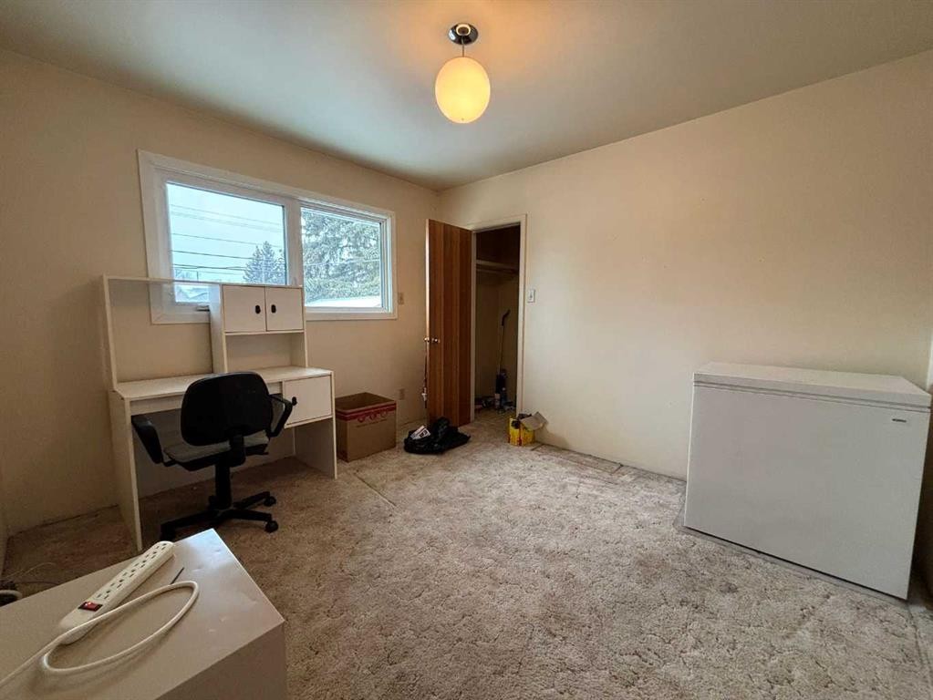 2407 5 Avenue North, Lethbridge, AB - Indoor