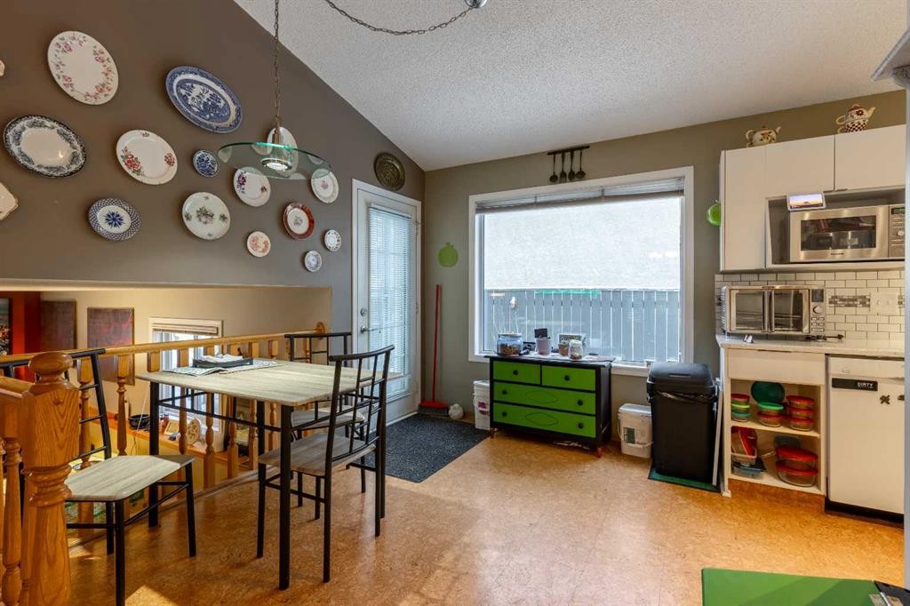 327 Heritage Crescent West, Lethbridge, AB - Indoor