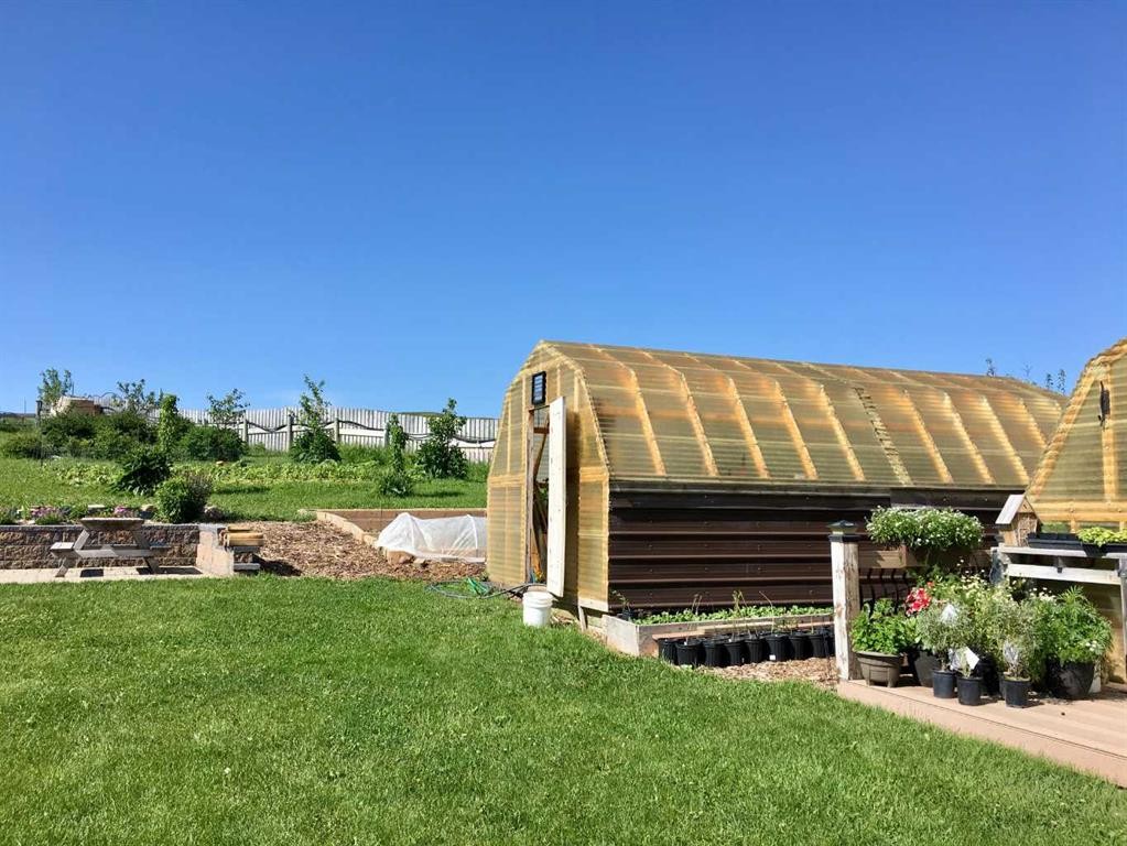 21054 A Range Road 264, Cardston, AB - Outdoor