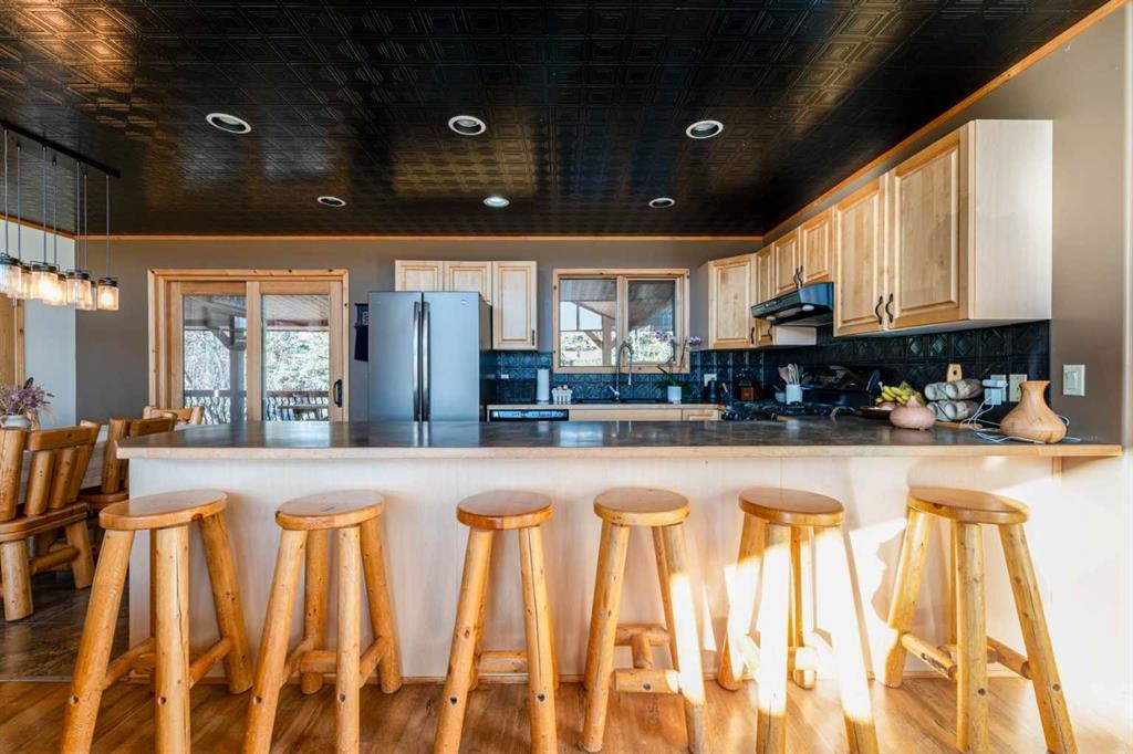 21054 A Range Road 264, Cardston, AB - Indoor Photo Showing Kitchen