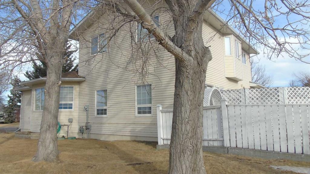 1604 7A Avenue, Fort Macleod, AB - Outdoor