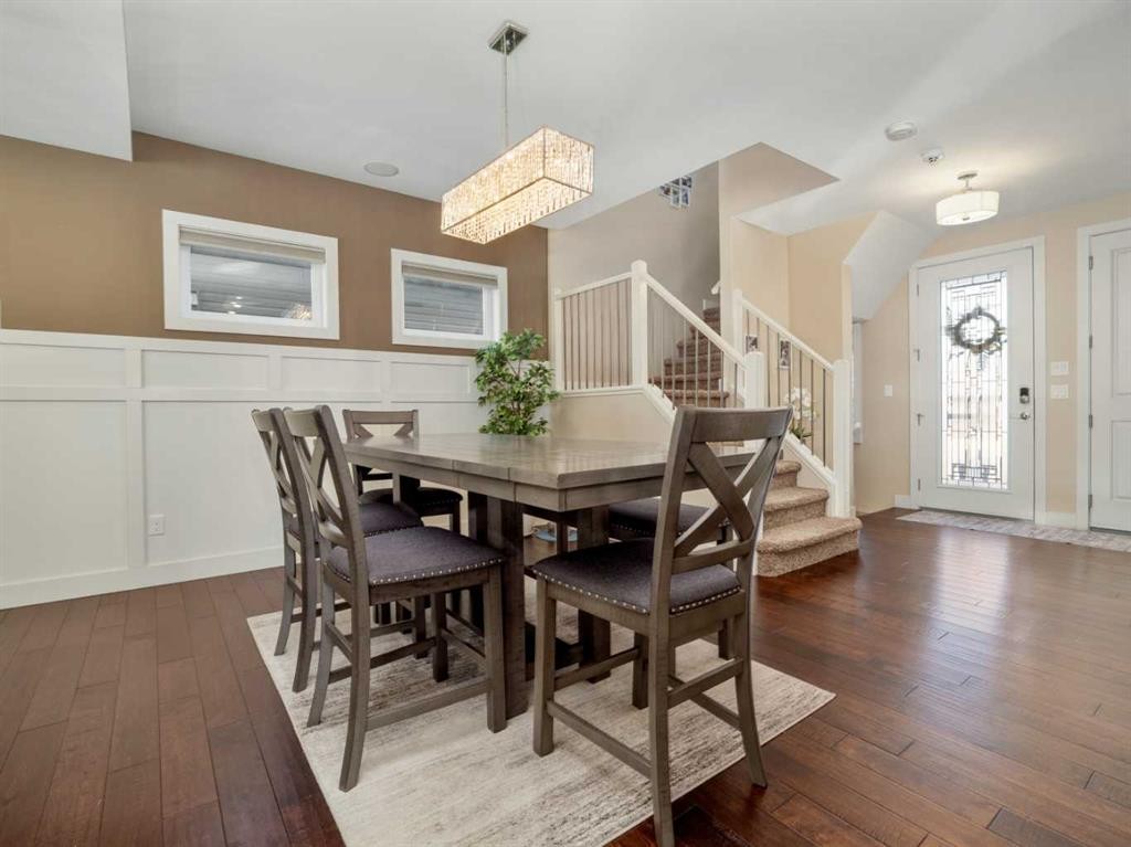 18 Northlander Road West, Lethbridge, AB - Indoor Photo Showing Dining Room