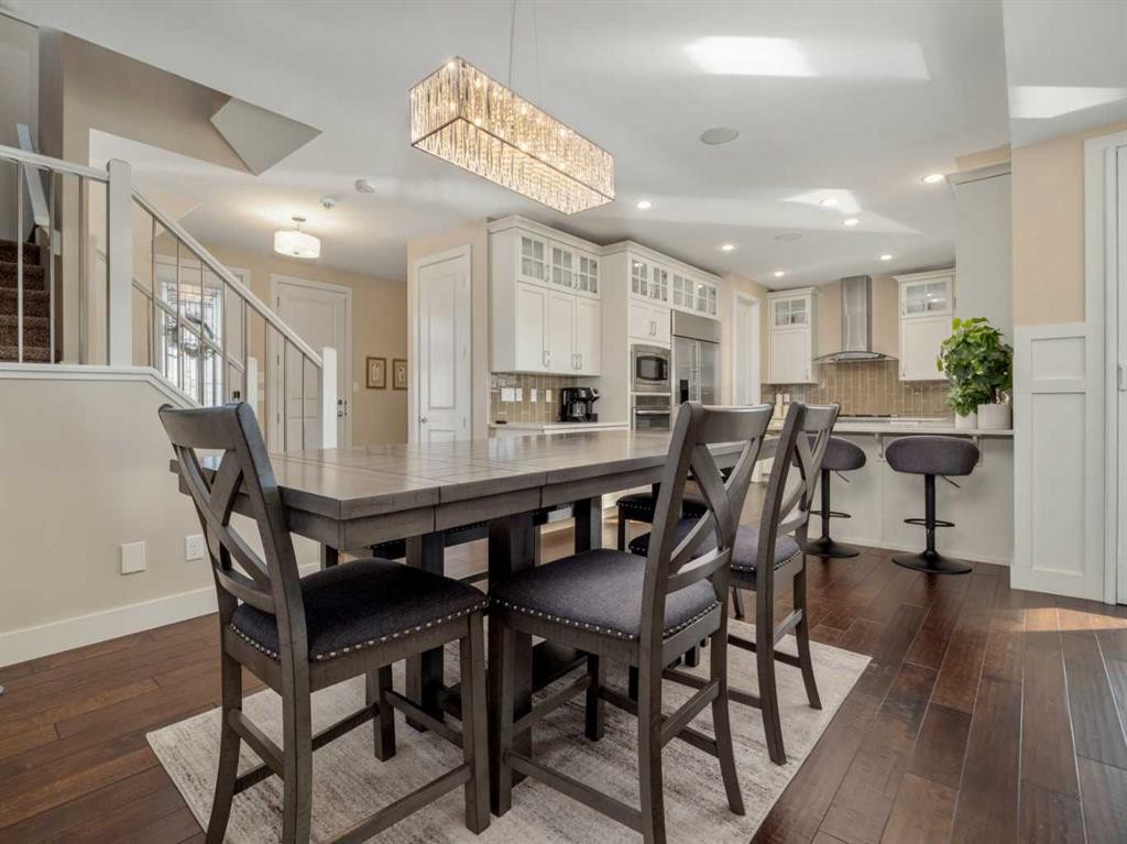 18 Northlander Road West, Lethbridge, AB - Indoor Photo Showing Dining Room