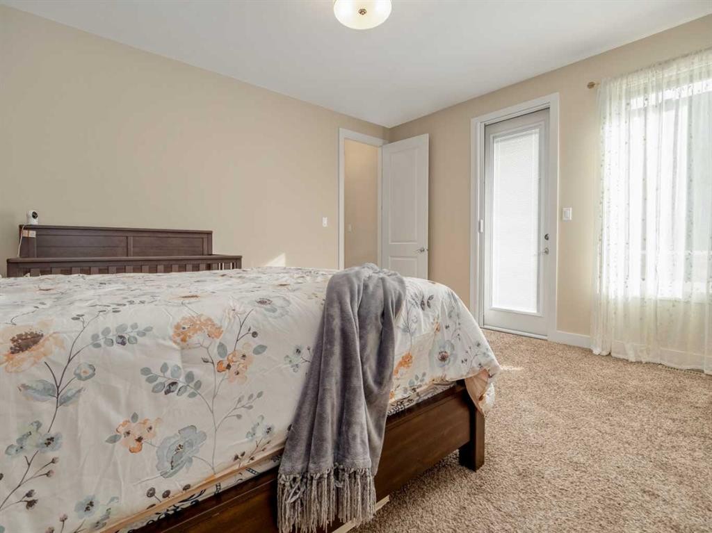 18 Northlander Road West, Lethbridge, AB - Indoor Photo Showing Bedroom