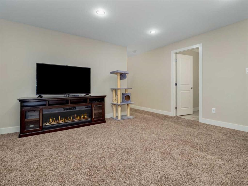 18 Northlander Road West, Lethbridge, AB - Indoor