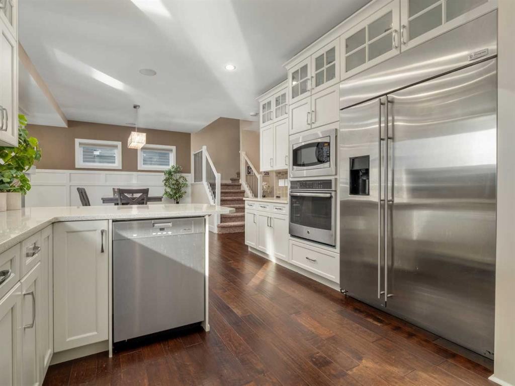 18 Northlander Road West, Lethbridge, AB - Indoor Photo Showing Kitchen