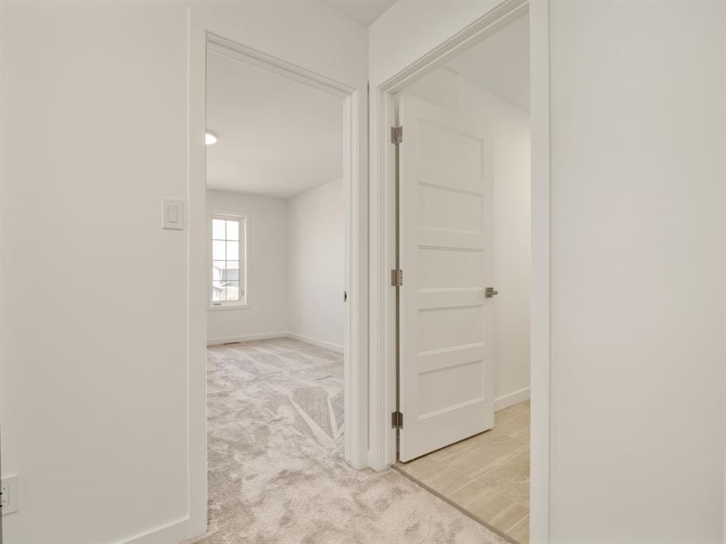 730 Violet Place West, Lethbridge, AB - Indoor Photo Showing Other Room