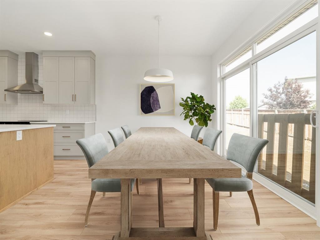730 Violet Place West, Lethbridge, AB - Indoor Photo Showing Dining Room