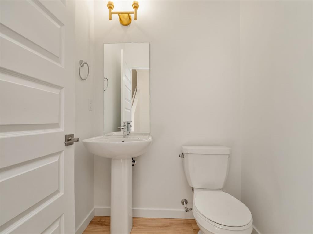 746 Violet Place West, Lethbridge, AB - Indoor Photo Showing Bathroom