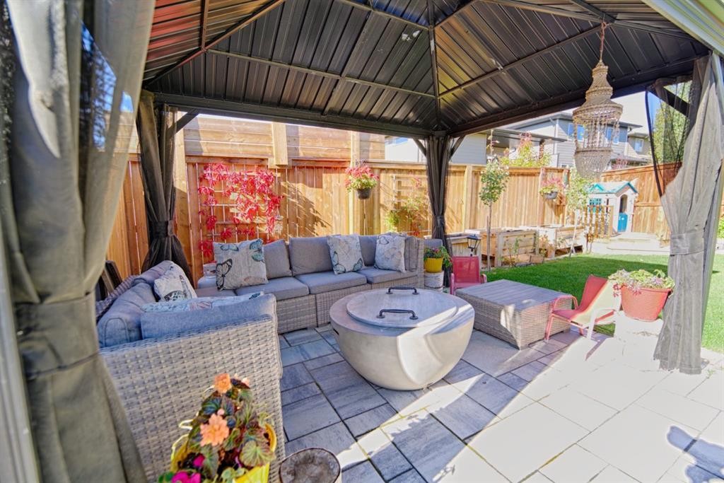 1000 Atlantic Lookout West, Lethbridge, AB - Outdoor With Deck Patio Veranda