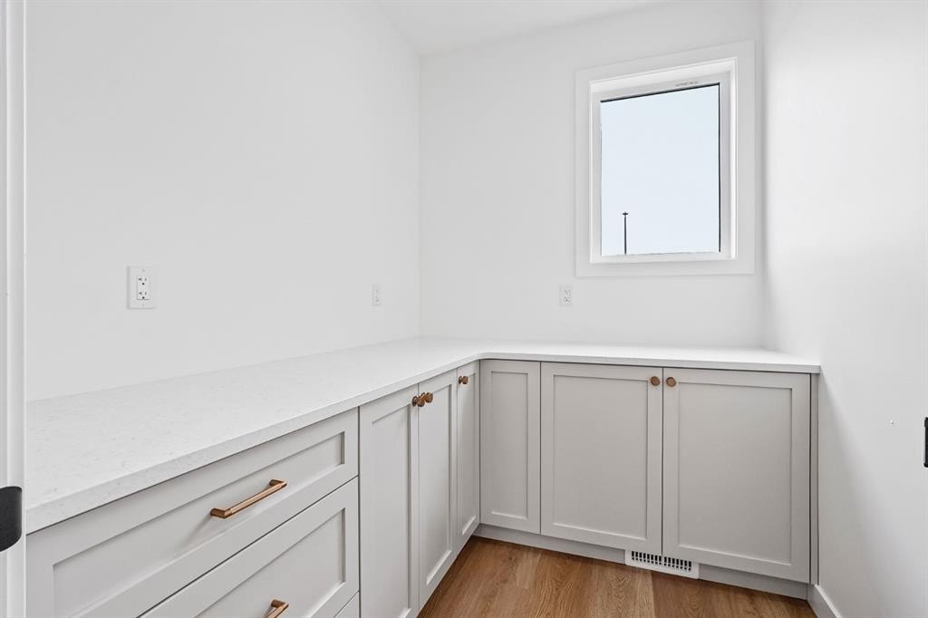 383 Caledonia Boulevard West, Lethbridge, AB - Indoor Photo Showing Other Room
