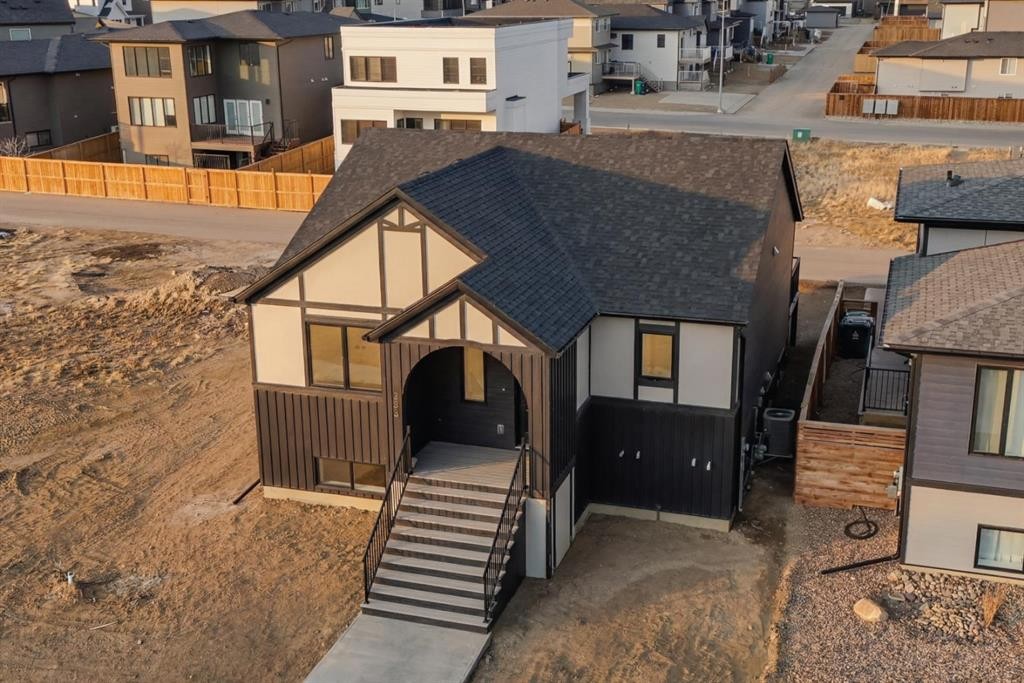 383 Caledonia Boulevard West, Lethbridge, AB - Outdoor