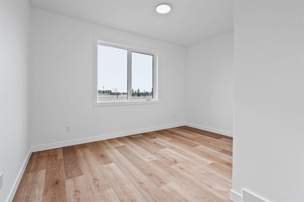 383 Caledonia Boulevard West, Lethbridge, AB - Indoor Photo Showing Other Room