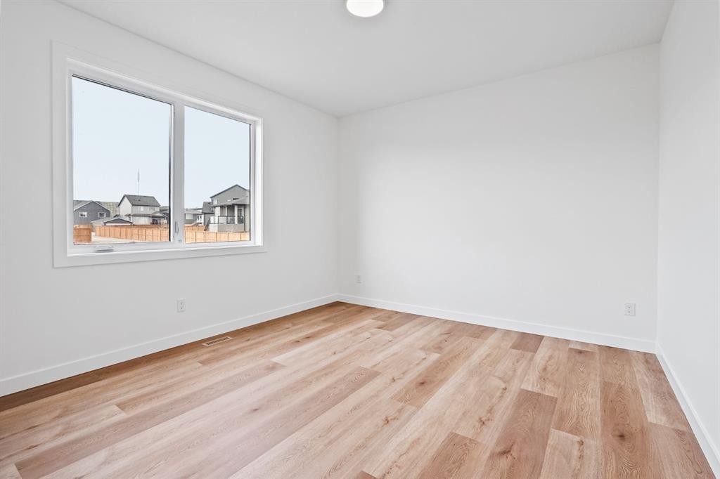 383 Caledonia Boulevard West, Lethbridge, AB - Indoor Photo Showing Other Room