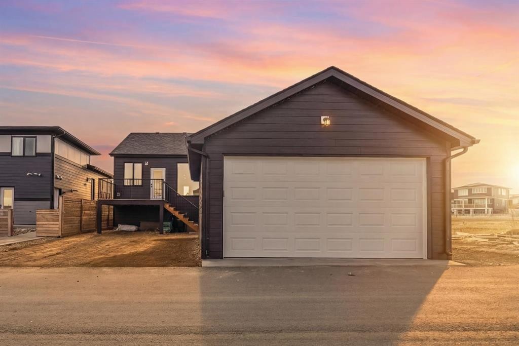 383 Caledonia Boulevard West, Lethbridge, AB - Outdoor With Deck Patio Veranda