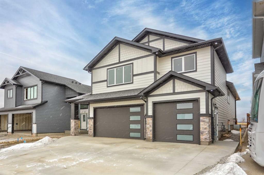 4517 40 Avenue South, Lethbridge, AB - Outdoor With Facade