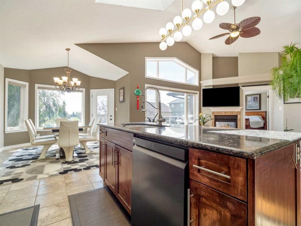 314 Couleesprings Terrace South, Lethbridge, AB - Indoor