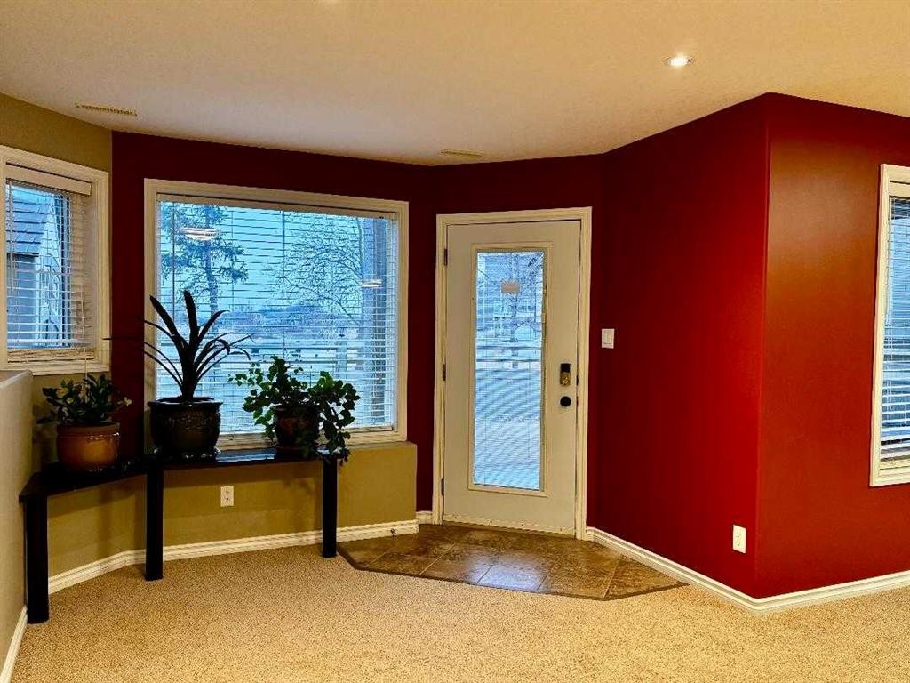 314 Couleesprings Terrace South, Lethbridge, AB - Indoor Photo Showing Other Room