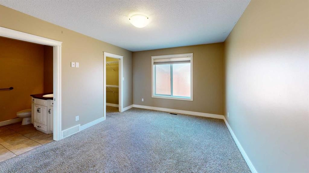 855 Mt Sundance Manor West, Lethbridge, AB