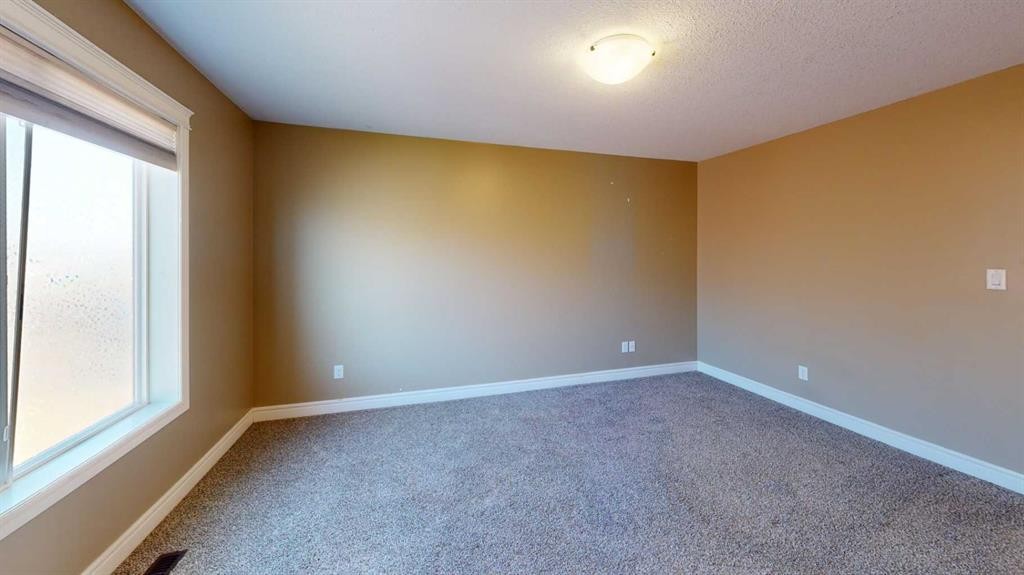 855 Mt Sundance Manor West, Lethbridge, AB