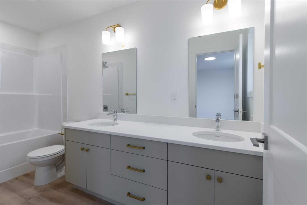 2817 16 Avenue, Coaldale, AB - Indoor Photo Showing Bathroom