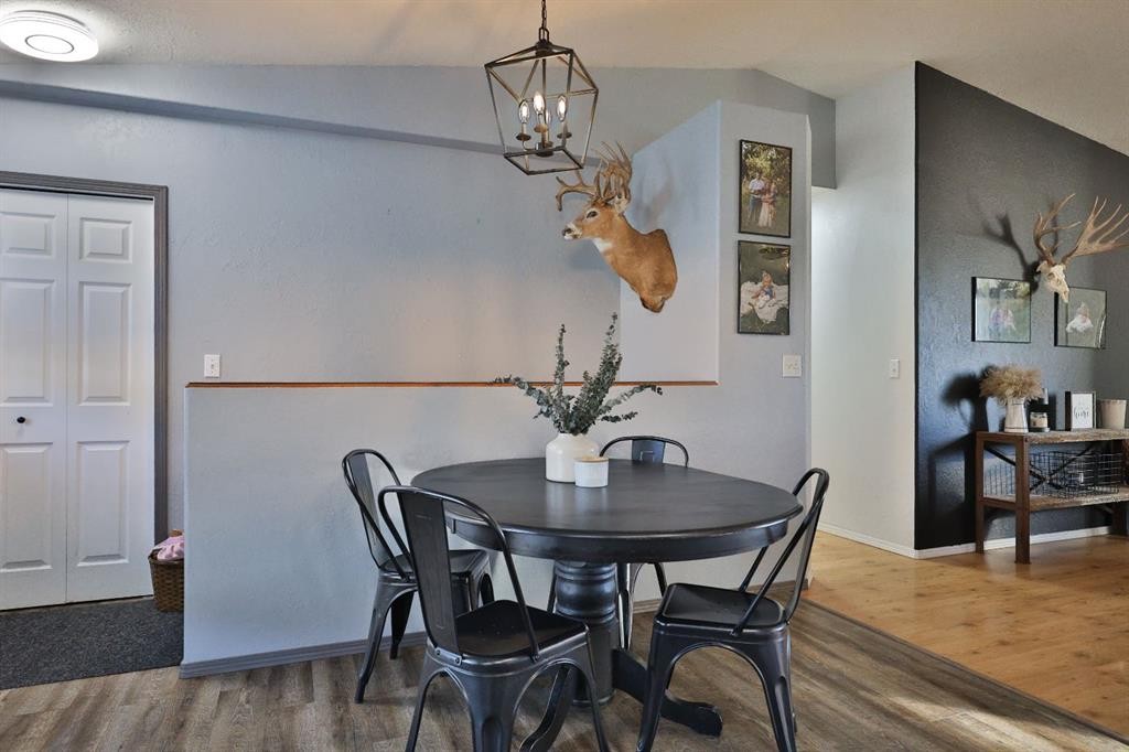 14 Mountview Place, Granum, AB - Indoor Photo Showing Dining Room