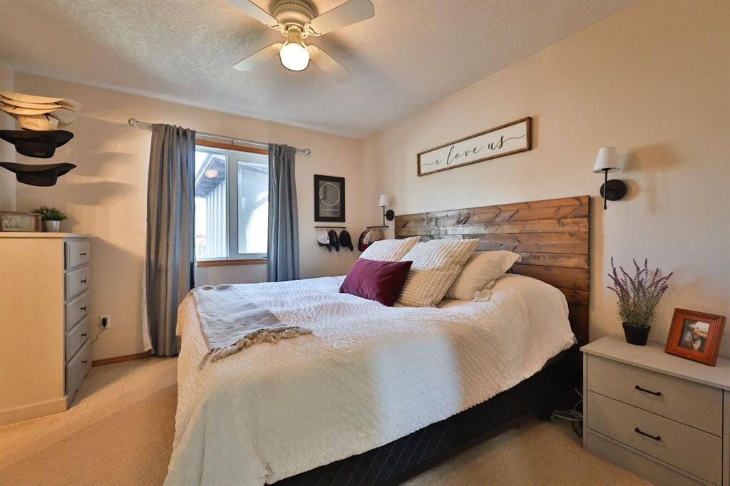 14 Mountview Place, Granum, AB - Indoor Photo Showing Bedroom