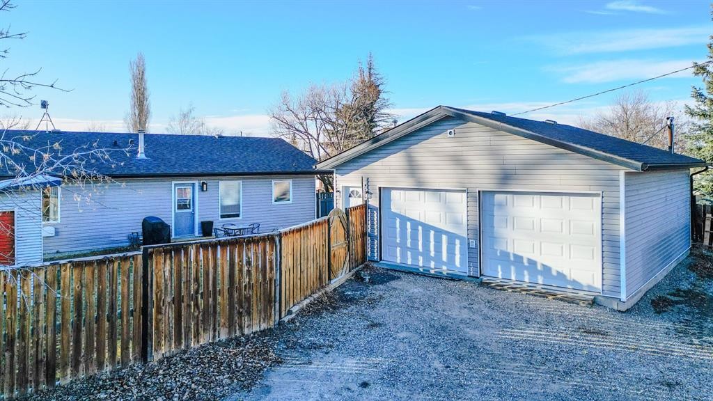 14 Mountview Place, Granum, AB - Outdoor