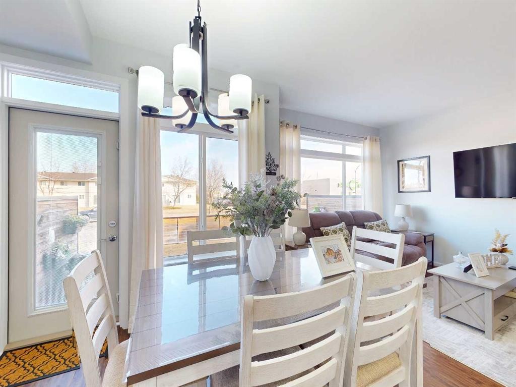 3-402 Highlands Boulevard West, Lethbridge, AB - Indoor