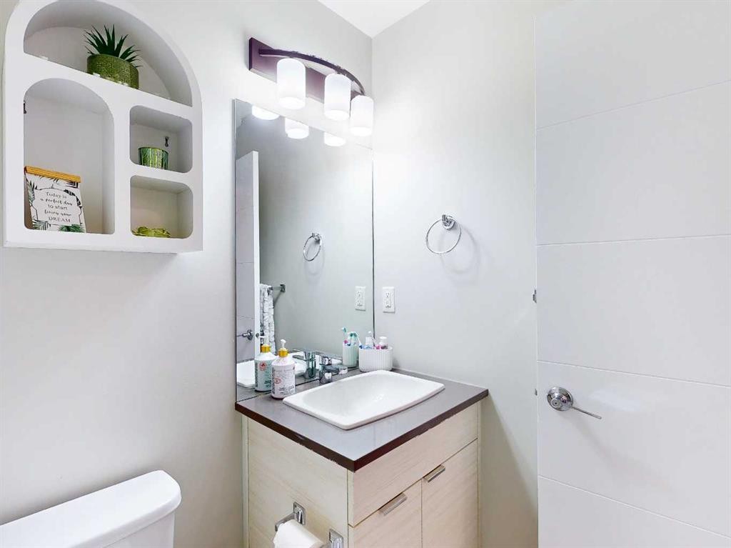 3-402 Highlands Boulevard West, Lethbridge, AB - Indoor Photo Showing Bathroom