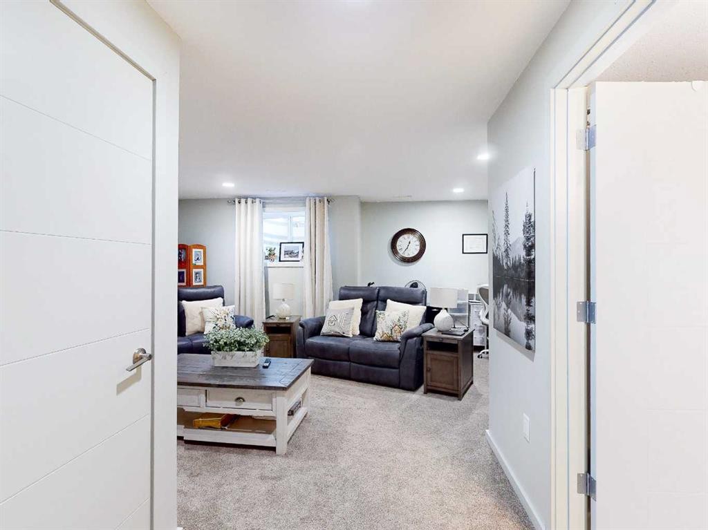 3-402 Highlands Boulevard West, Lethbridge, AB - Indoor