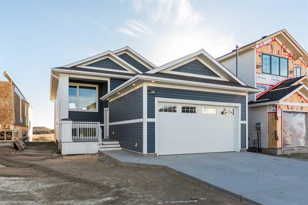 566 Malahat Green West, Lethbridge, AB - Outdoor With Facade