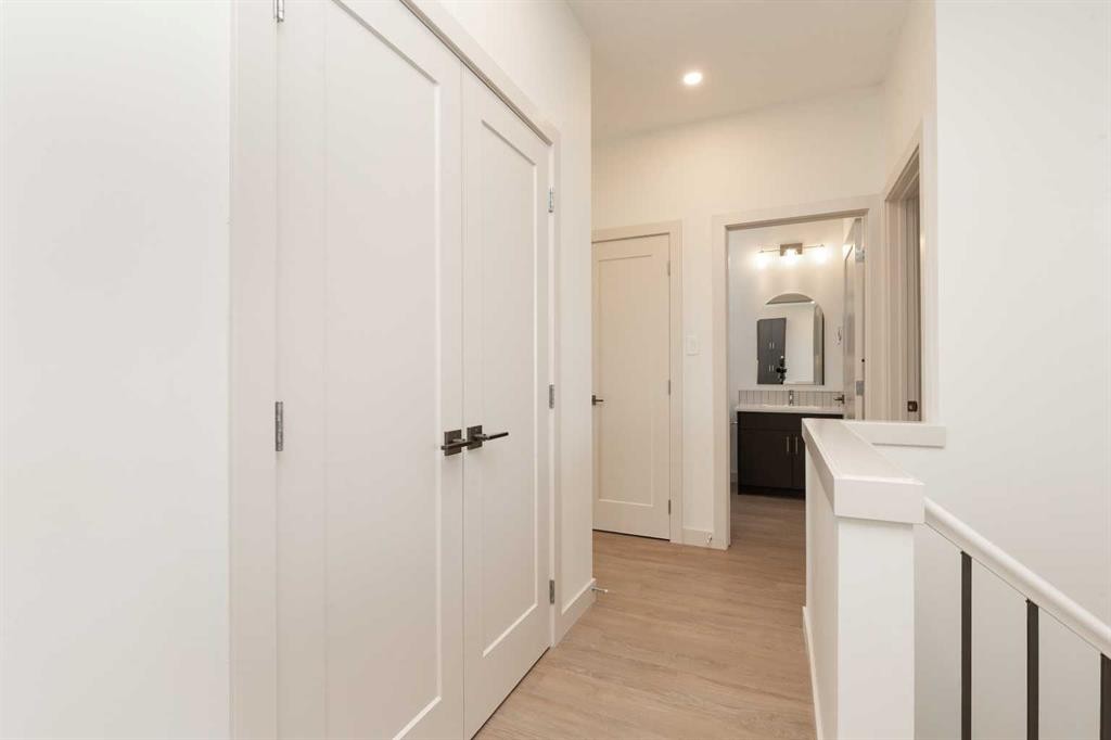 566 Malahat Green West, Lethbridge, AB - Indoor Photo Showing Other Room