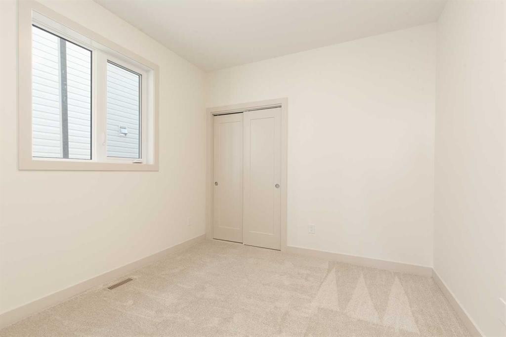 566 Malahat Green West, Lethbridge, AB - Indoor Photo Showing Other Room