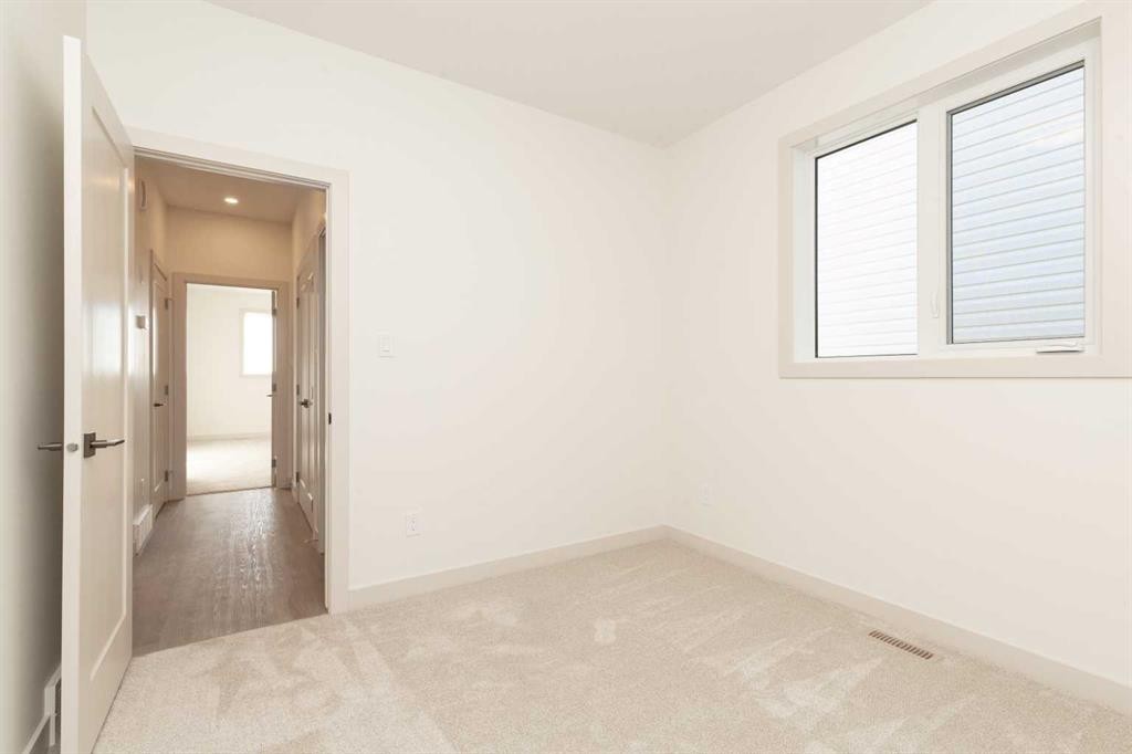 566 Malahat Green West, Lethbridge, AB - Indoor Photo Showing Other Room