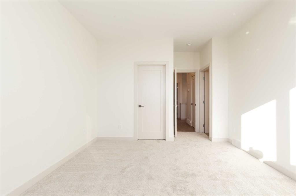 566 Malahat Green West, Lethbridge, AB - Indoor Photo Showing Other Room