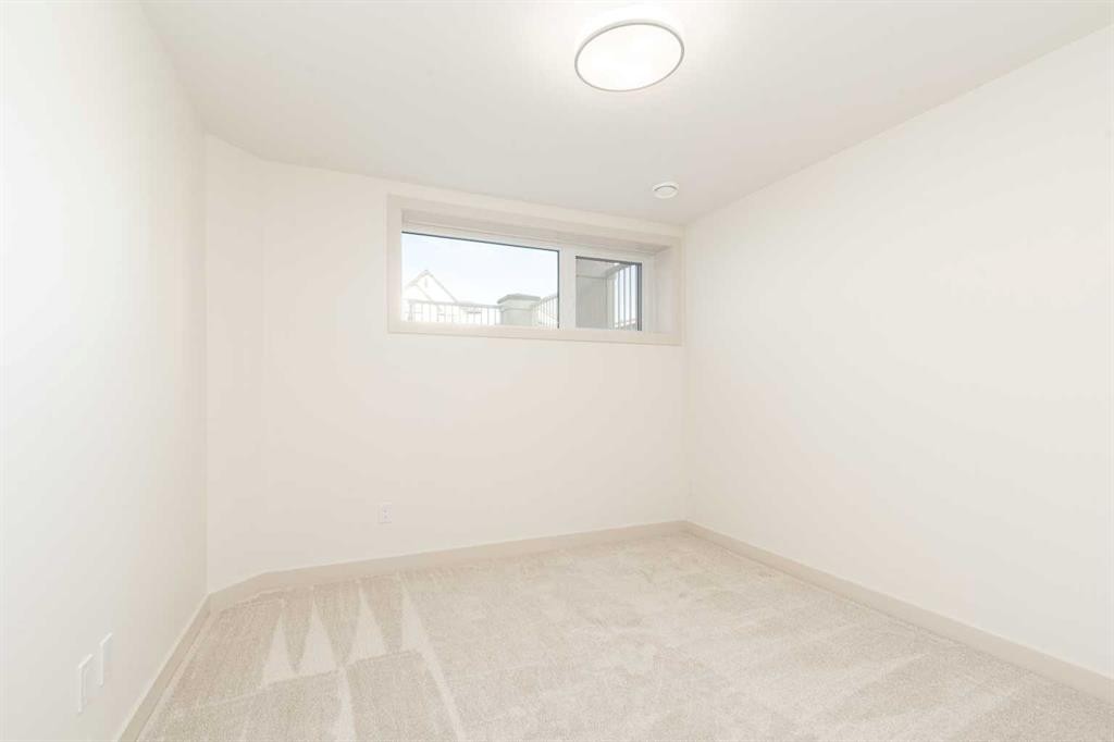 566 Malahat Green West, Lethbridge, AB - Indoor Photo Showing Other Room