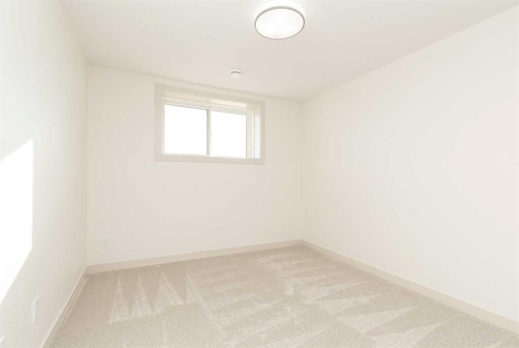 566 Malahat Green West, Lethbridge, AB - Indoor Photo Showing Other Room