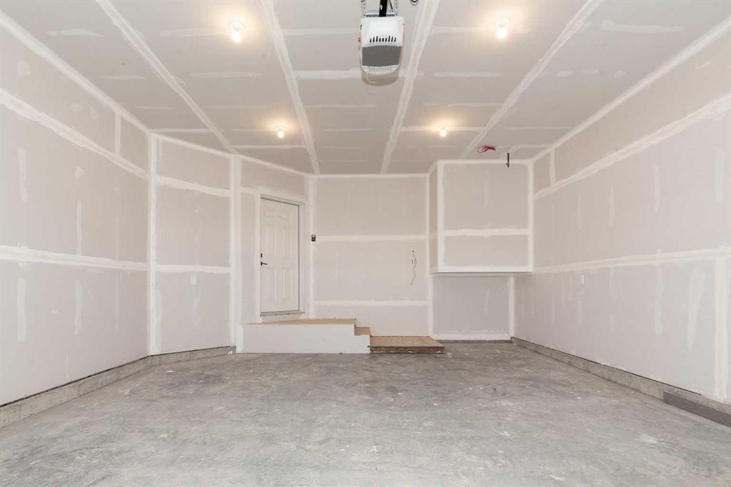 566 Malahat Green West, Lethbridge, AB - Indoor