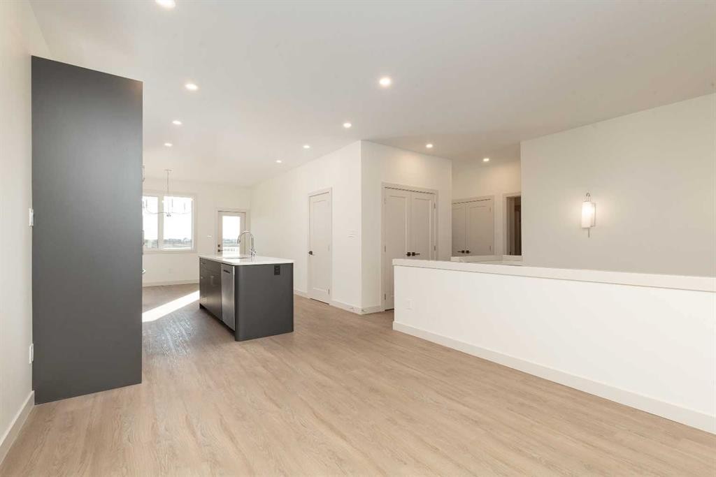 566 Malahat Green West, Lethbridge, AB - Indoor