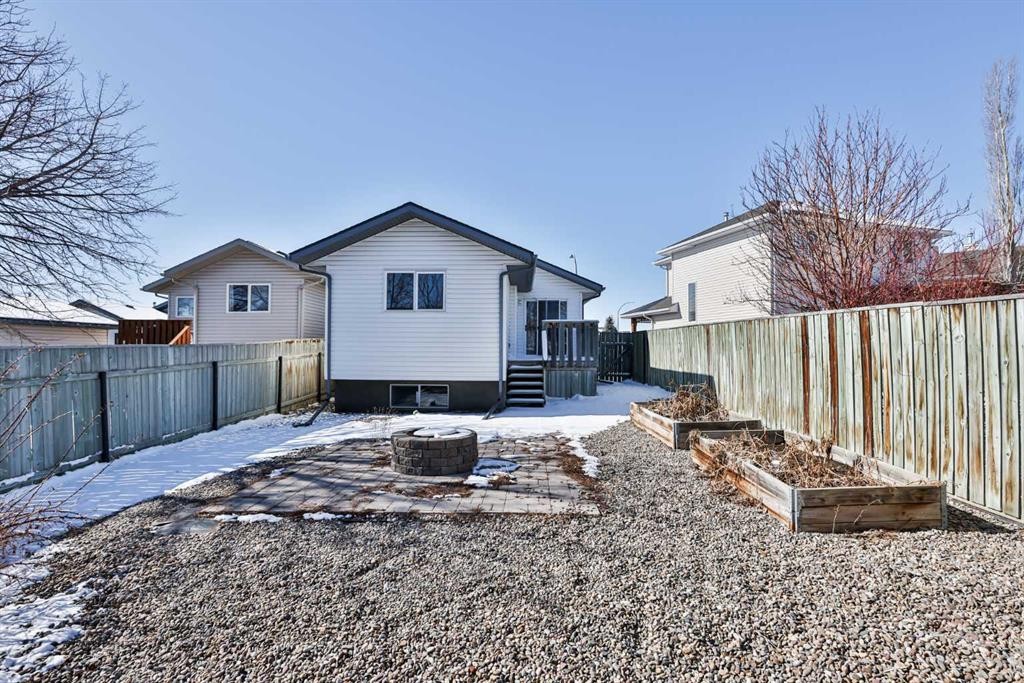 19 Heritage Lane West, Lethbridge, AB - Outdoor