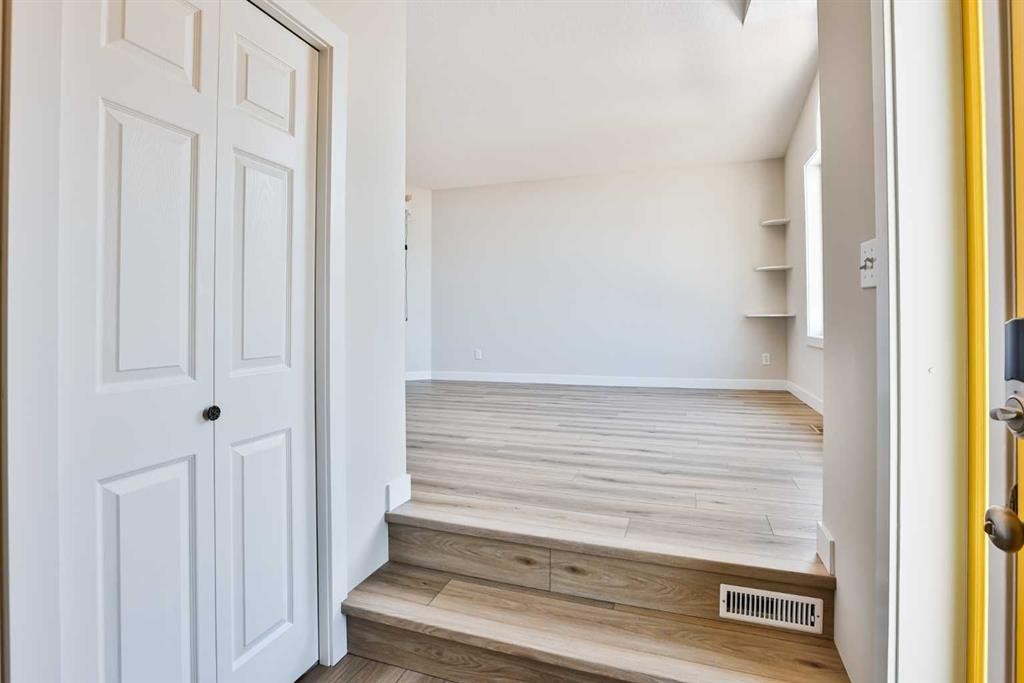 19 Heritage Lane West, Lethbridge, AB - Indoor Photo Showing Other Room