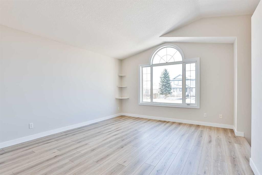 19 Heritage Lane West, Lethbridge, AB - Indoor Photo Showing Other Room