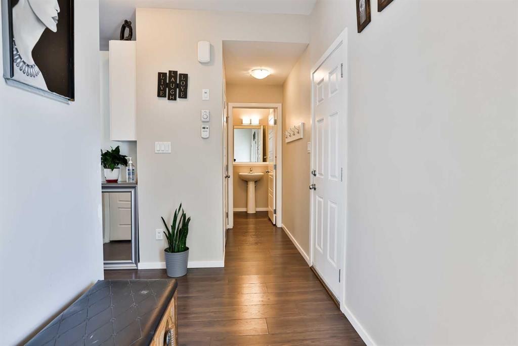 405 Moonlight Way West, Lethbridge, AB - Indoor Photo Showing Other Room