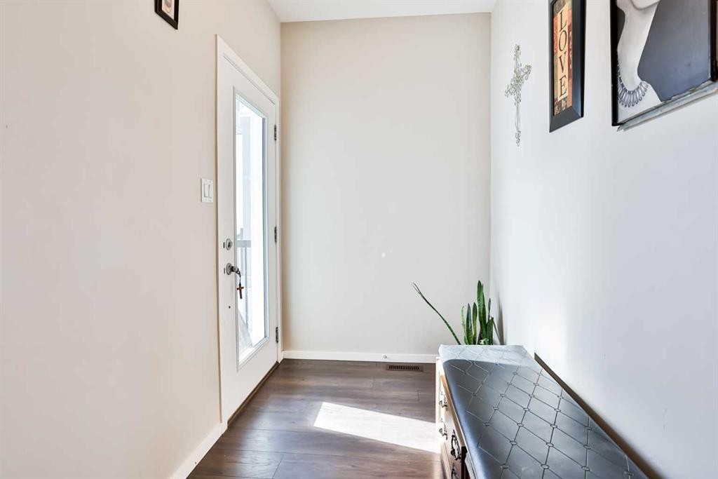 405 Moonlight Way West, Lethbridge, AB - Indoor Photo Showing Other Room