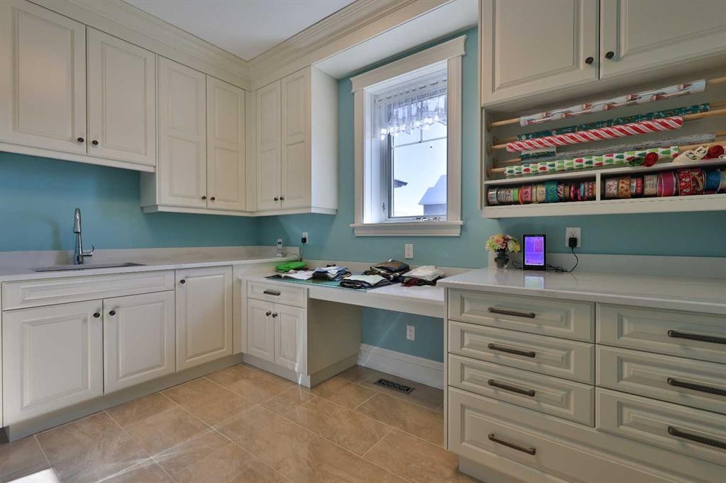 28 Cobblestone Lane, Raymond, AB - Indoor